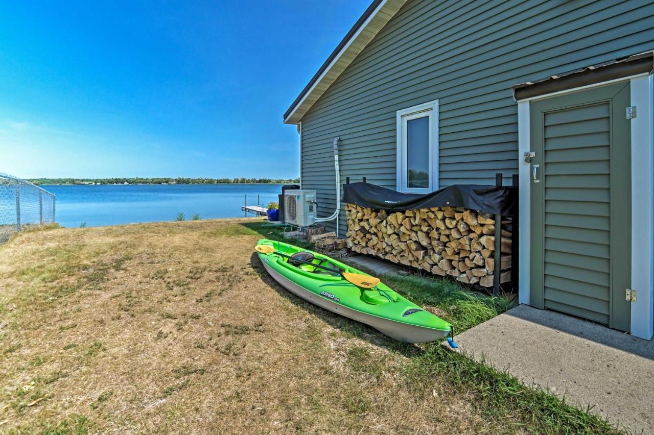 The Lakefront Home - 5 Minutes From Detroit Lakes! Bagian luar foto
